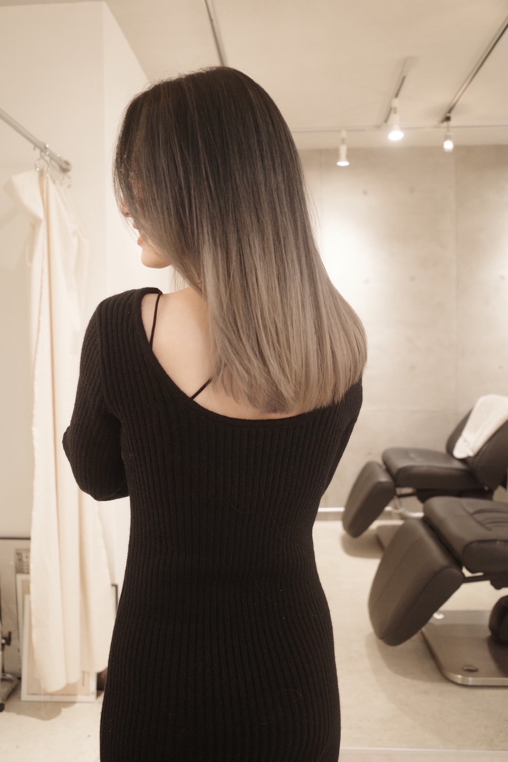 ONLY.のヘアスタイル実績例 - 伊勢崎美容室のアッシュ系カラー技術